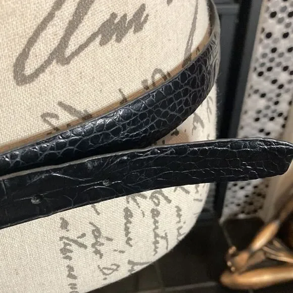 Black croco‎ embossed belt with silver buckle - Picture 3 of 6